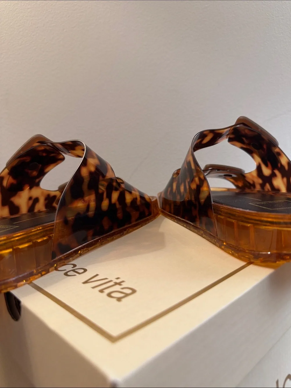 Dolce Vita Julio tortoise vinyl sandals size 9 - Picture 8 of 8